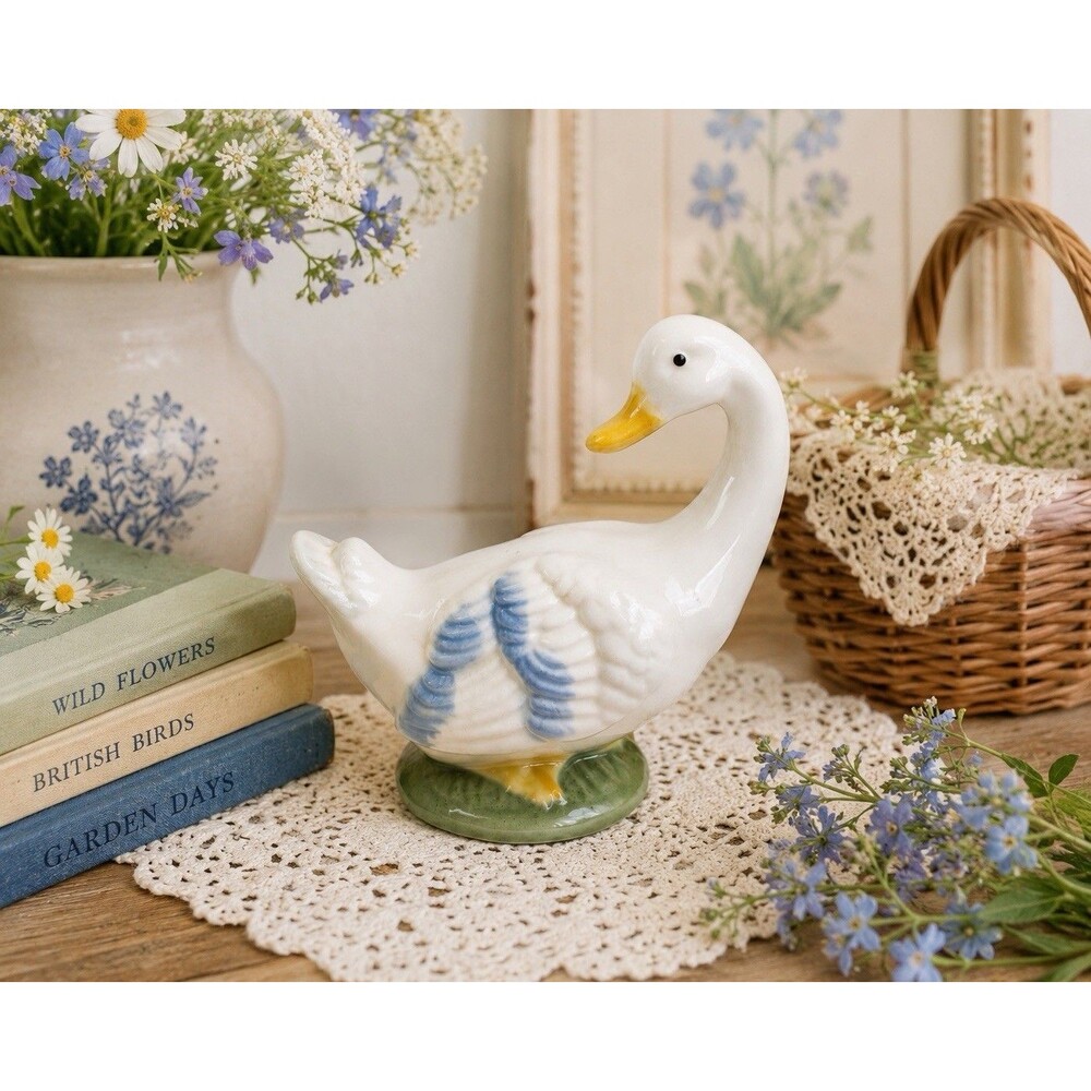 Vintage White Ceramic Goose Figurine Country Cottage Farmhouse Bird Decor 4”